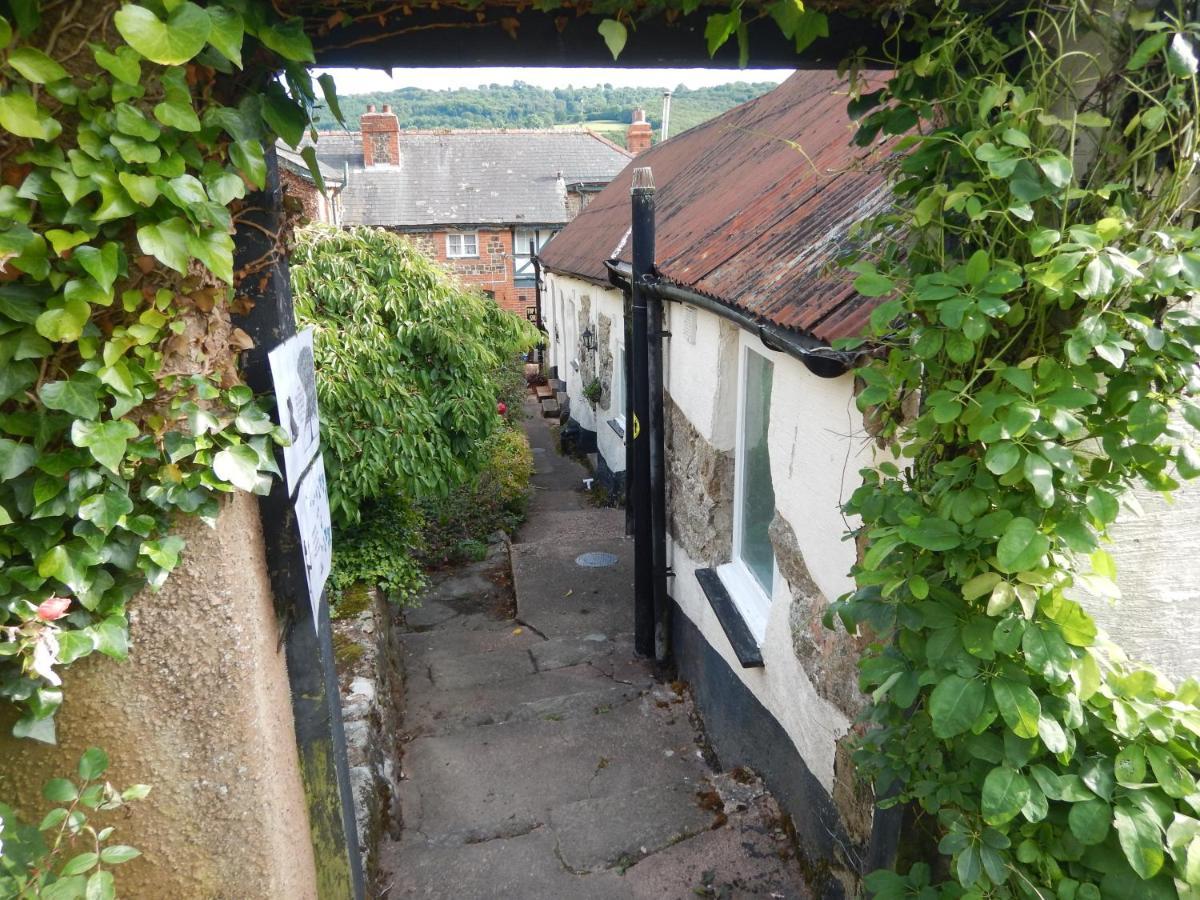The Royal Oak Inn Dunsford Exterior photo